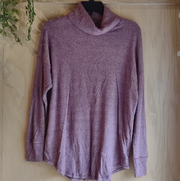 american eagle outfitters • rib knit oversized turtleneck - Picture 2 of 4
